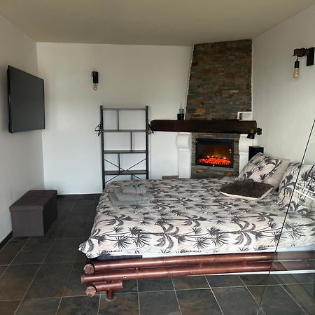 Studio Port Pin Vue Mer, Jacuzzi, Hammam, Parking Prives Cassis Exterior photo