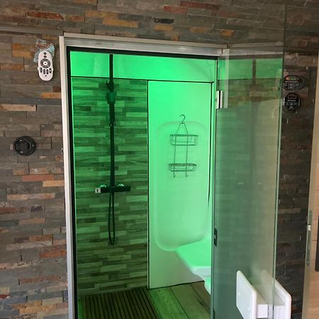 Studio Port Pin Vue Mer, Jacuzzi, Hammam, Parking Prives Cassis Exterior photo