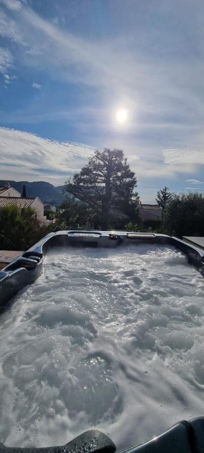 Studio Port Pin Vue Mer, Jacuzzi, Hammam, Parking Prives Cassis Exterior photo